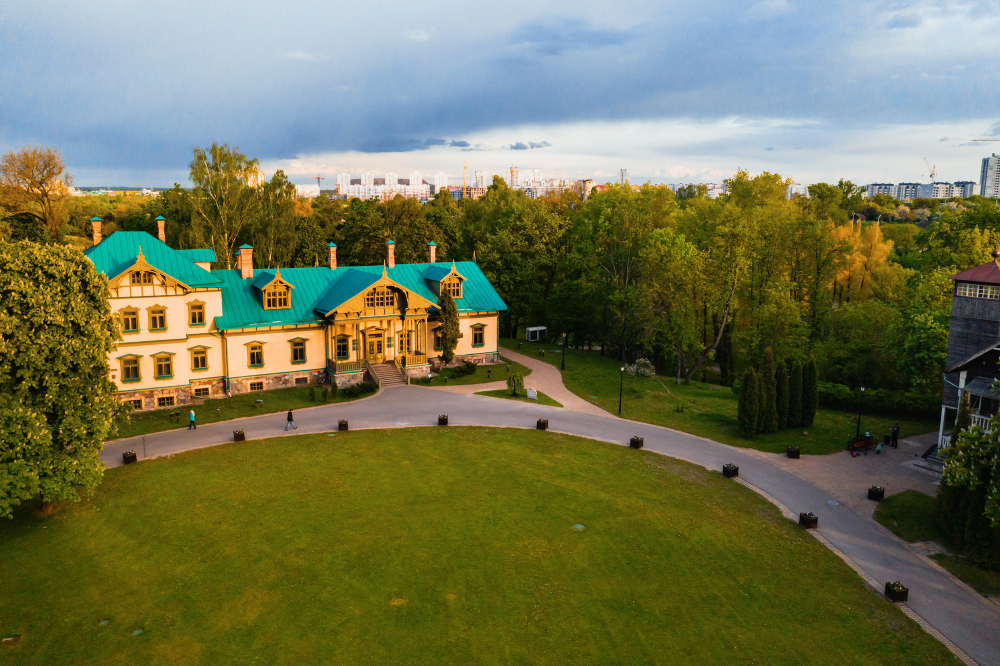 LUXURY ESTATE